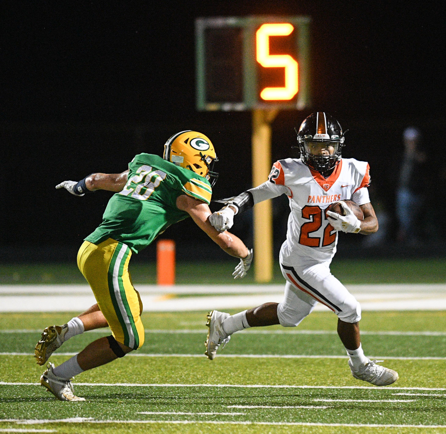 091021-qc-spt-ut-geneseo-fball-020
